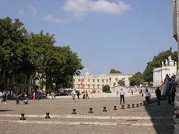 place du Palais des papes en Avignon  © VF