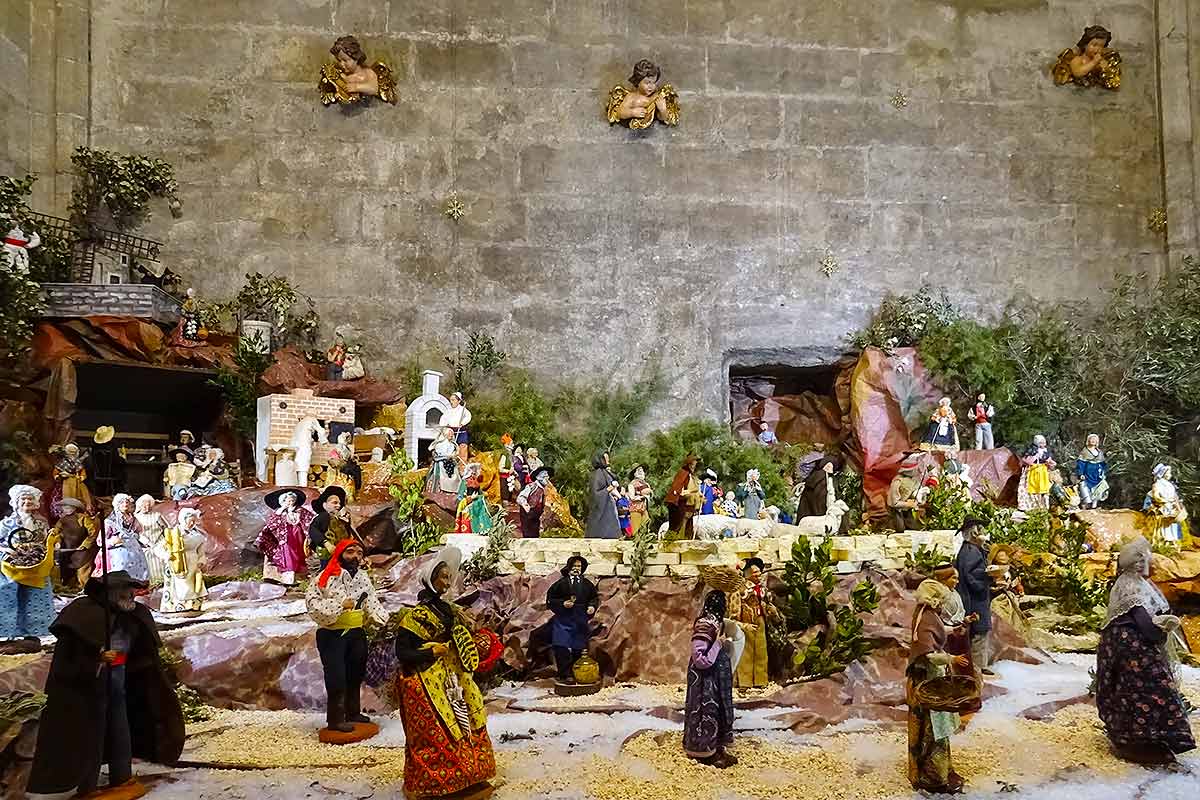 Crèche de Noël Eglise Saint-Didier à Avignon