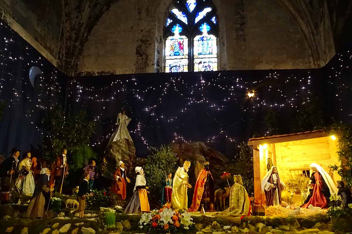 Crèche de Noël Basilique Saint-Pierre à Avignon