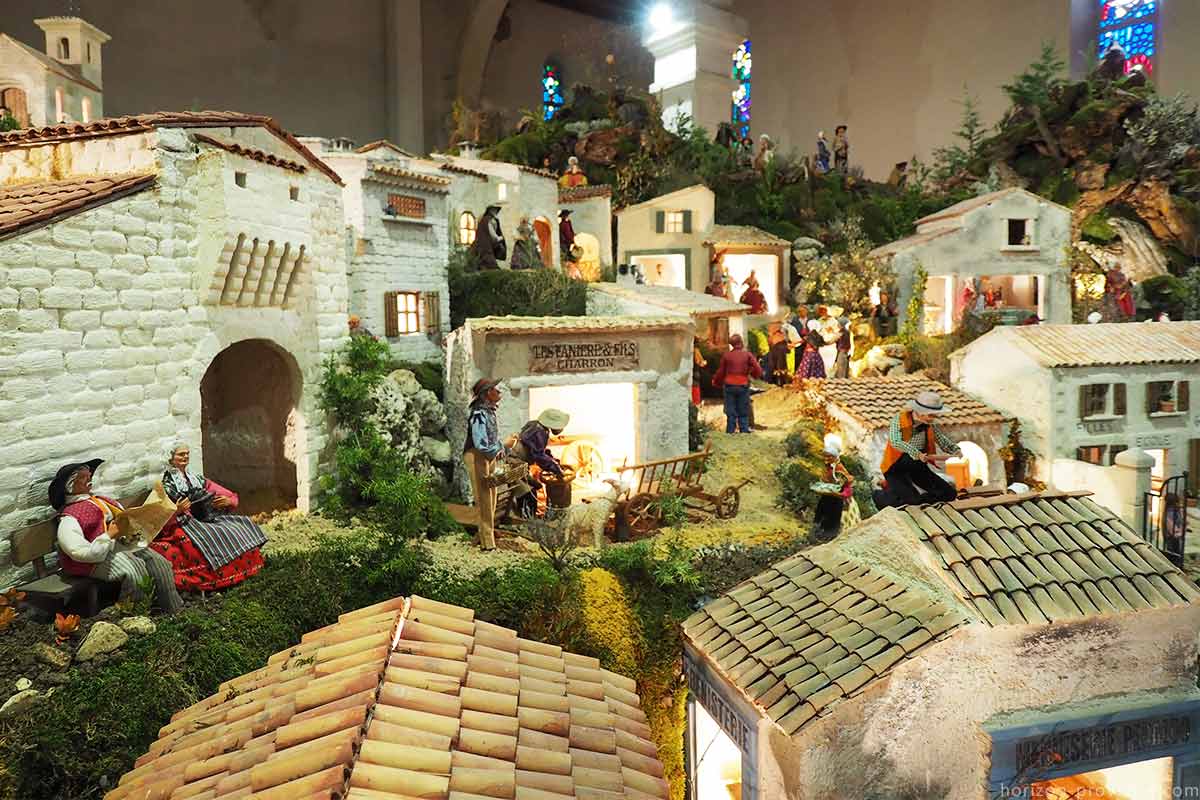 Crèche de Noël à Banon en Provence © VF