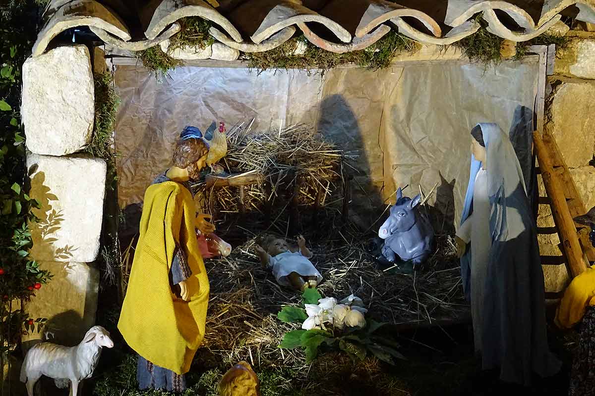 Crèche de Noël à Caromb