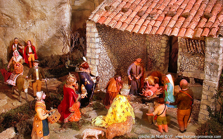 La créche de Noël au Palais du Roure en Avignon - crèches en Provence