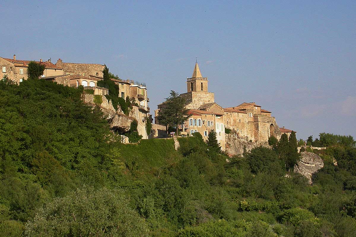 Venasque Vaucluse Provence © VF