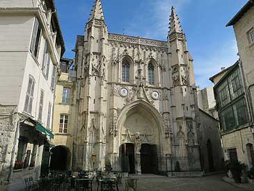 Eglise saint Pierre en Avignon  © VF