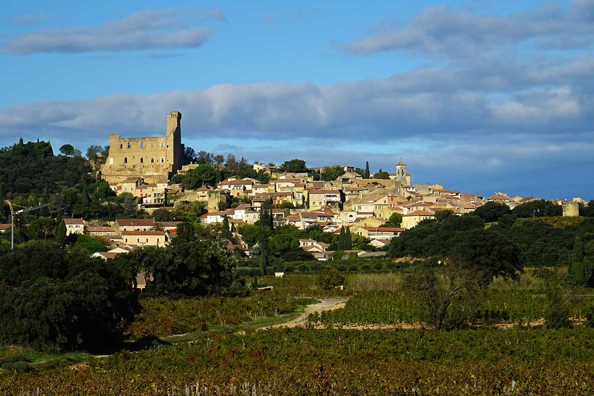 ch-teauneuf-du-pape-un-village-et-son-vin-horizon-provence