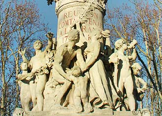 monument célébrant le centenaire de la réunion d'Avignon et du Comtat à la France - ©VF