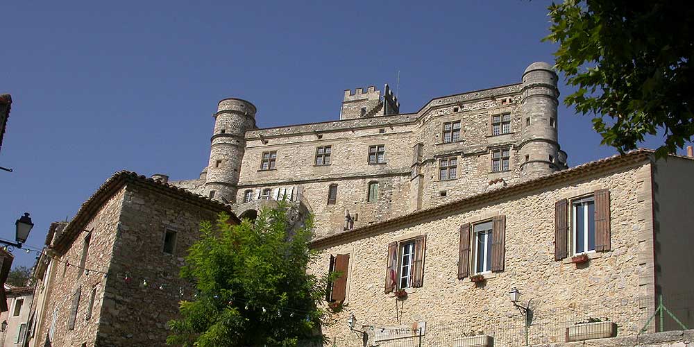 Le Barroux château